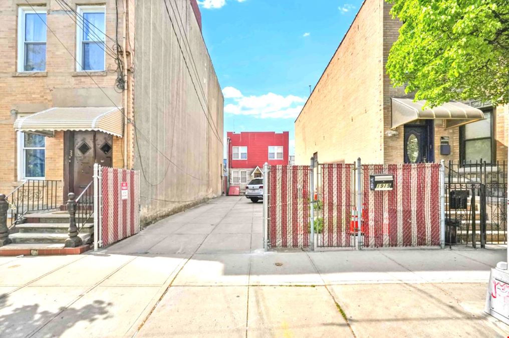 19-19 Harman St