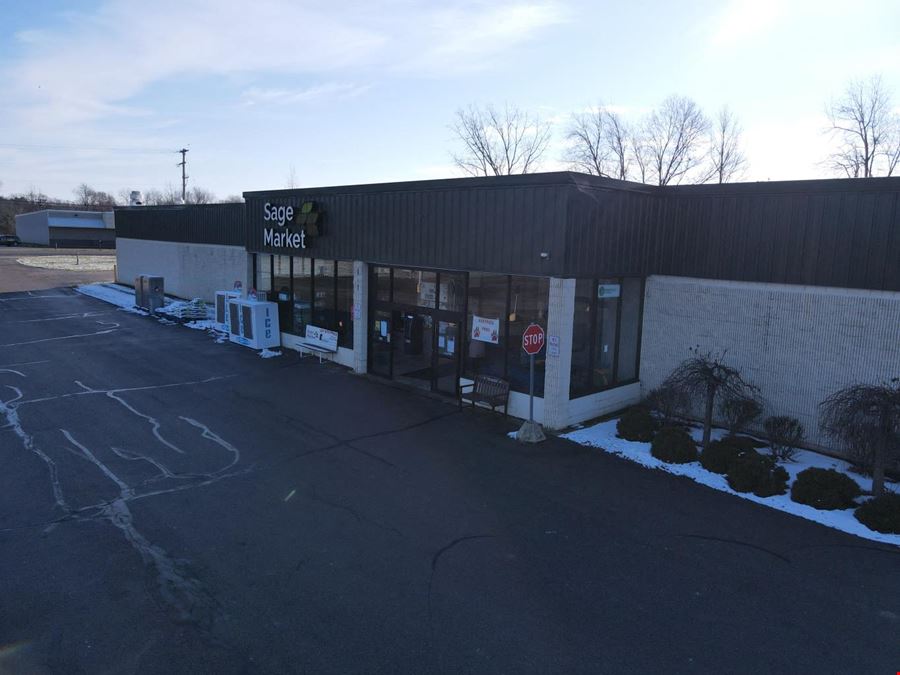 Laingsburg Town Plaza Mid Box