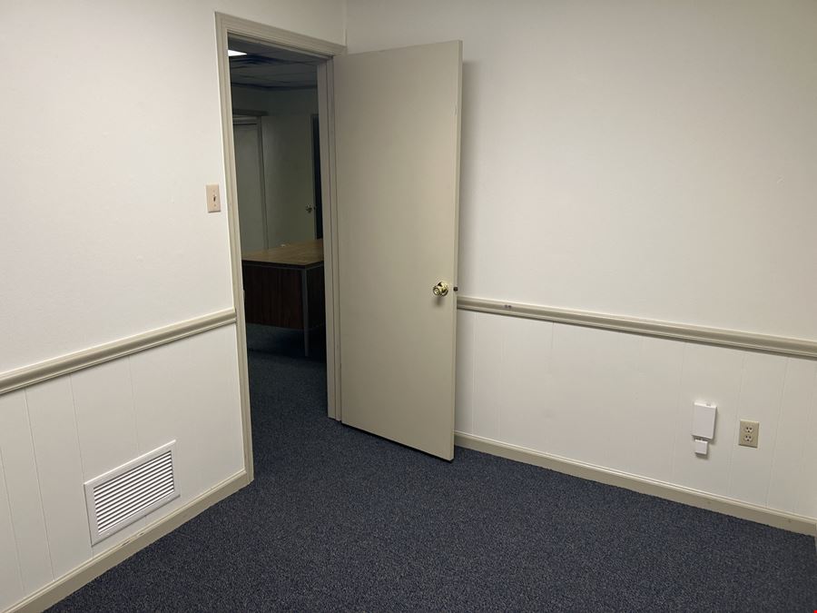 139 W Market St