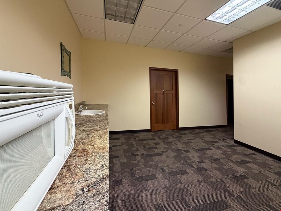 2475 Maplewood Drive W #113