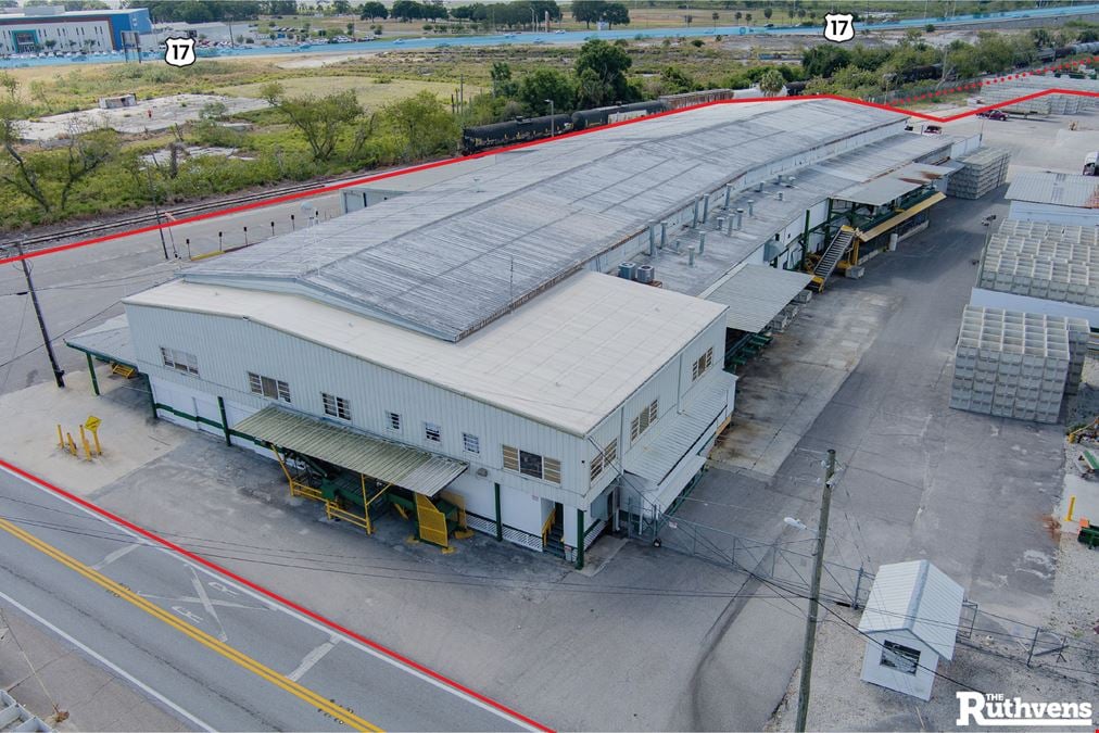 Warehouse and Yard in Central Florida