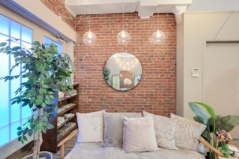 733 Johnson Street (105)