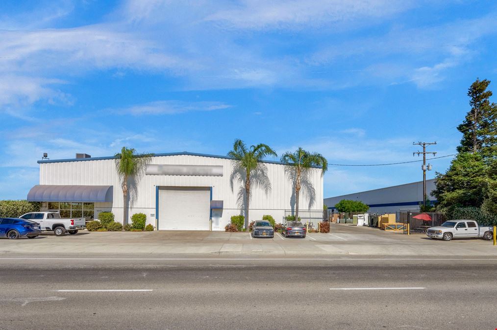 Freestanding Heavy Industrial Building w/ Office/Showroom on ±1.15 AC