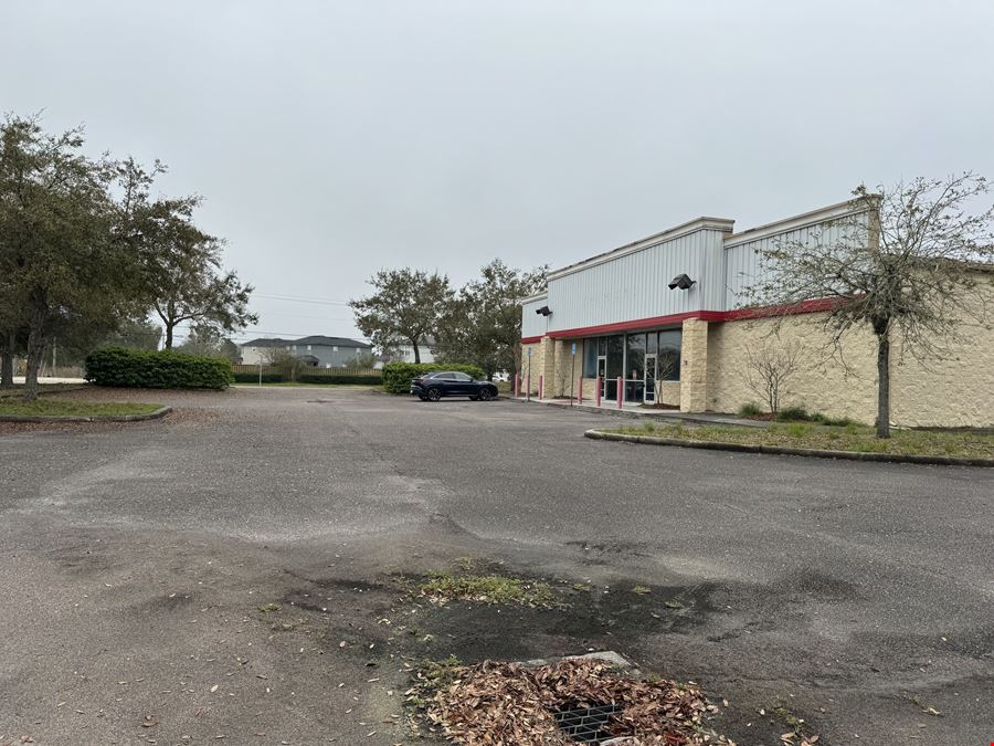 3166 CR 220 - Office/Retail Small Box Bldg