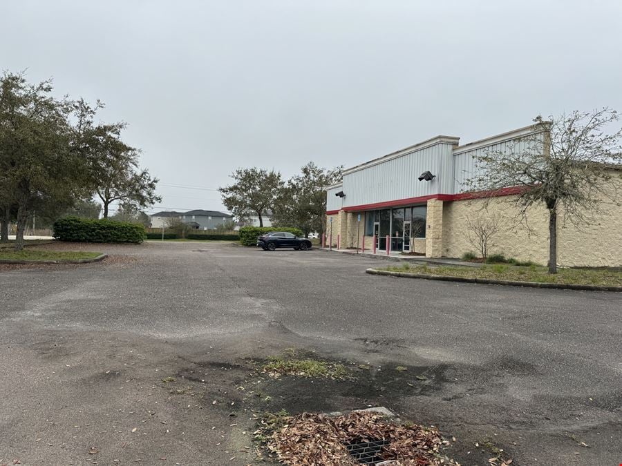 3166 CR 220 - Office/Retail Small Box Bldg