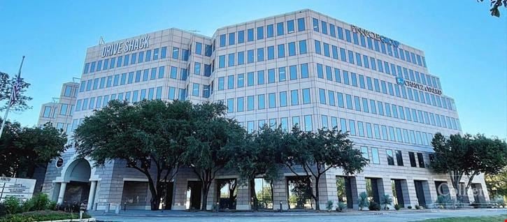 Search Plaza – Prime Office Space with Exceptional Accessibility in North Dallas