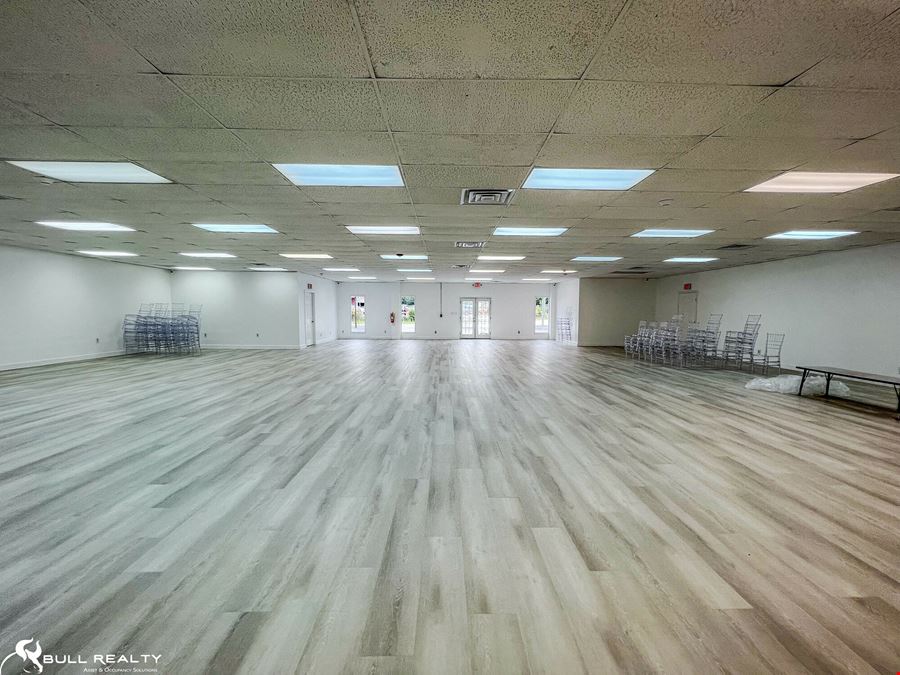 General Commercial/Flex Space | ±3,400 SF