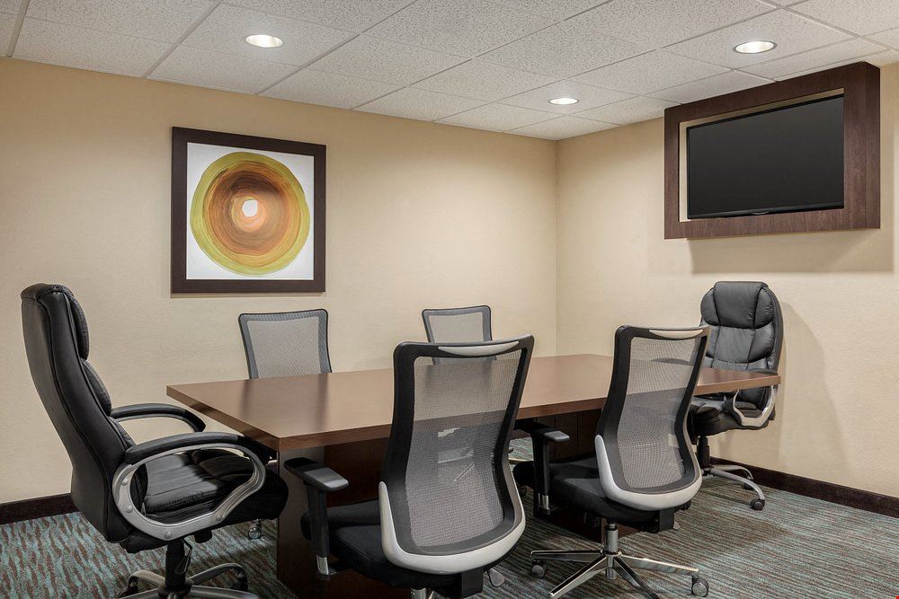 Holiday Inn Express & Suites Colorado Springs Central