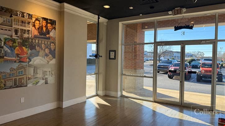 1,020-SF Retail Suite with High Visibility on Greenville’s Primary Corridor