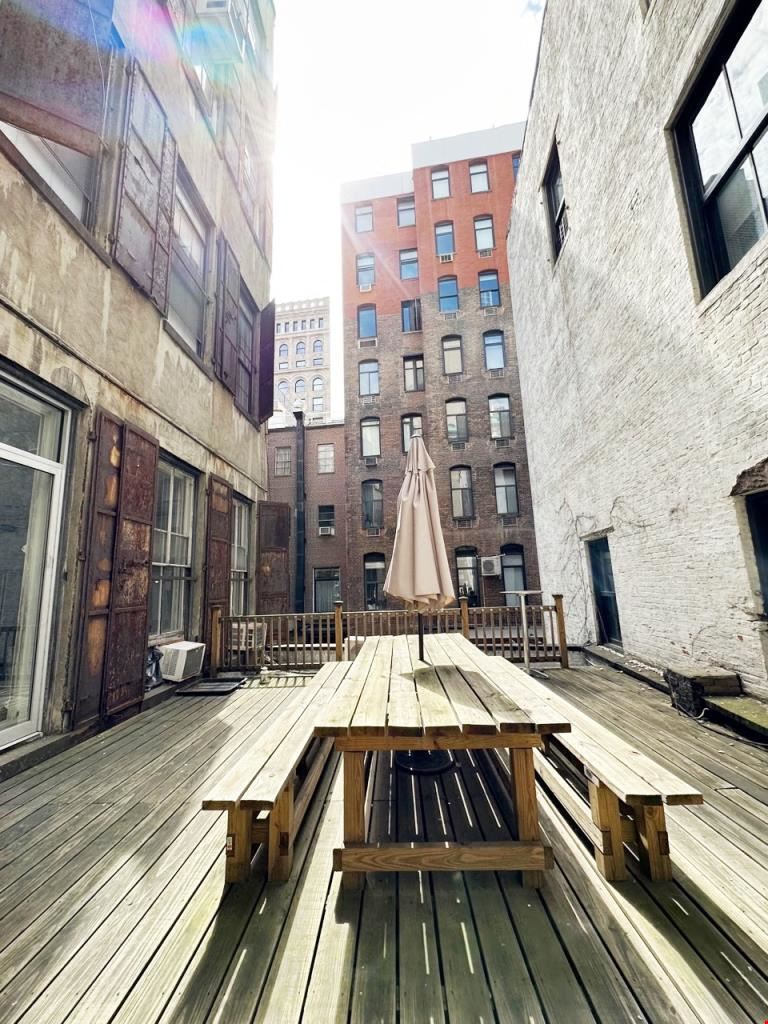 833 Broadway