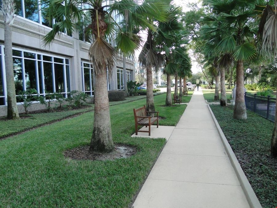 Colonial TownPark Office Above Retail