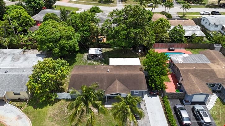 For Sale: 5 Bedroom Home in Sunrise