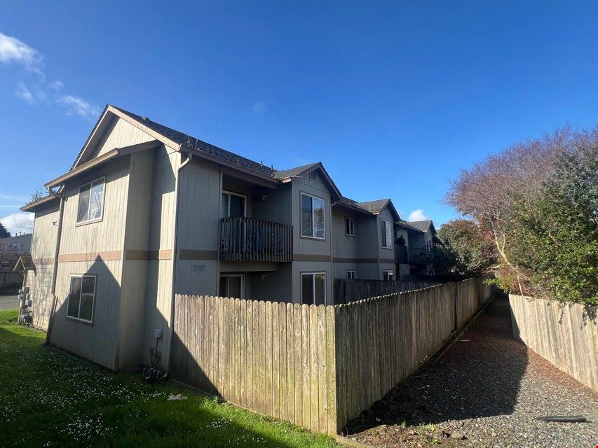 3200 Matthew Ln