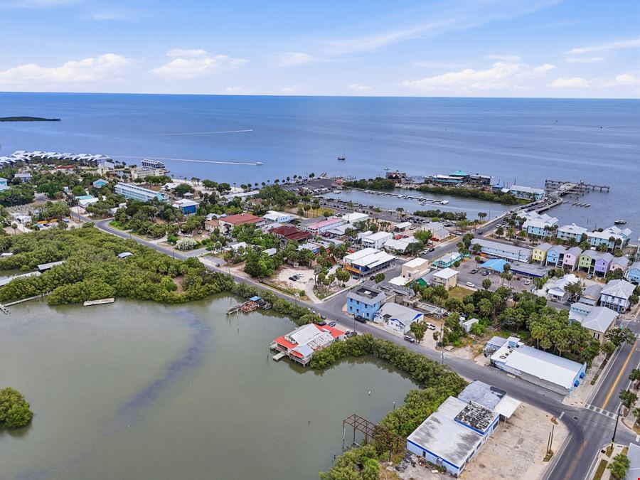 Fishbonz Sandwich Shop and Apartment Rental
