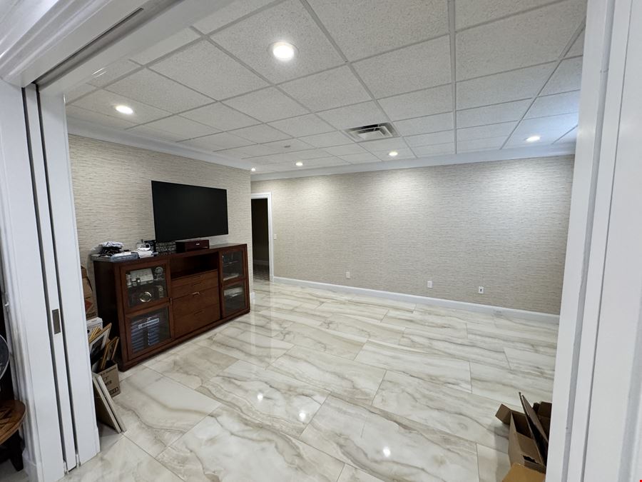 101 Neal Pl