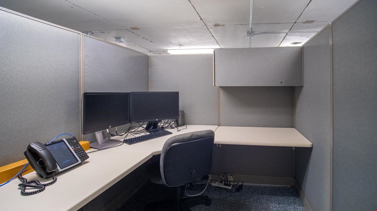 Flexible Commercial Space on Broadway Ave