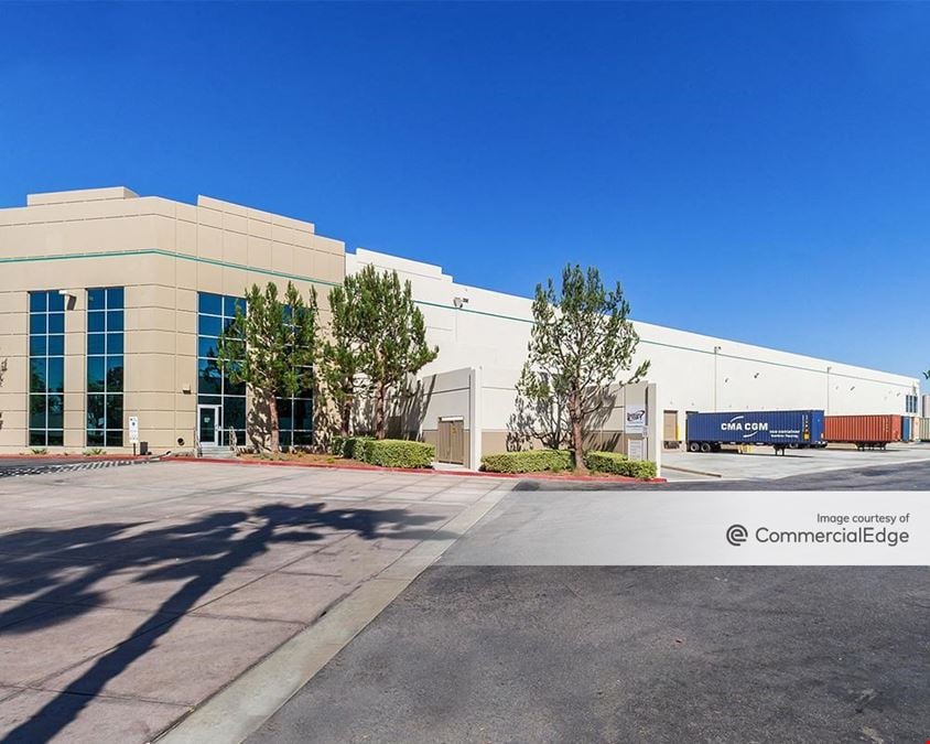 Prologis Mid Counties Distribution Center