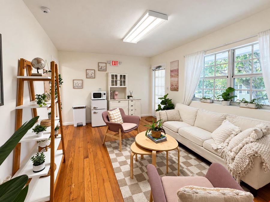 2906 Douglas Ave Office Suite