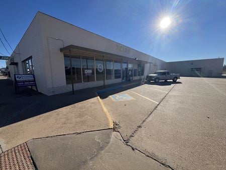 Preview of Retail space for Rent at 604 East Broadway Avenue