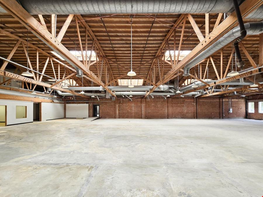 Lindblade Media Center