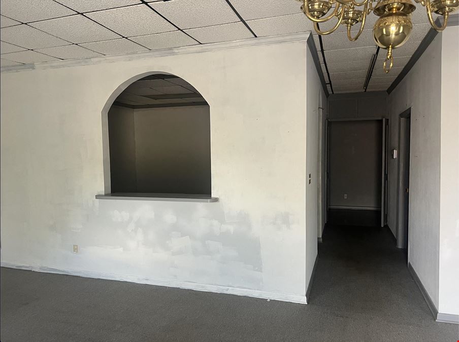 203 E Lexington Ave