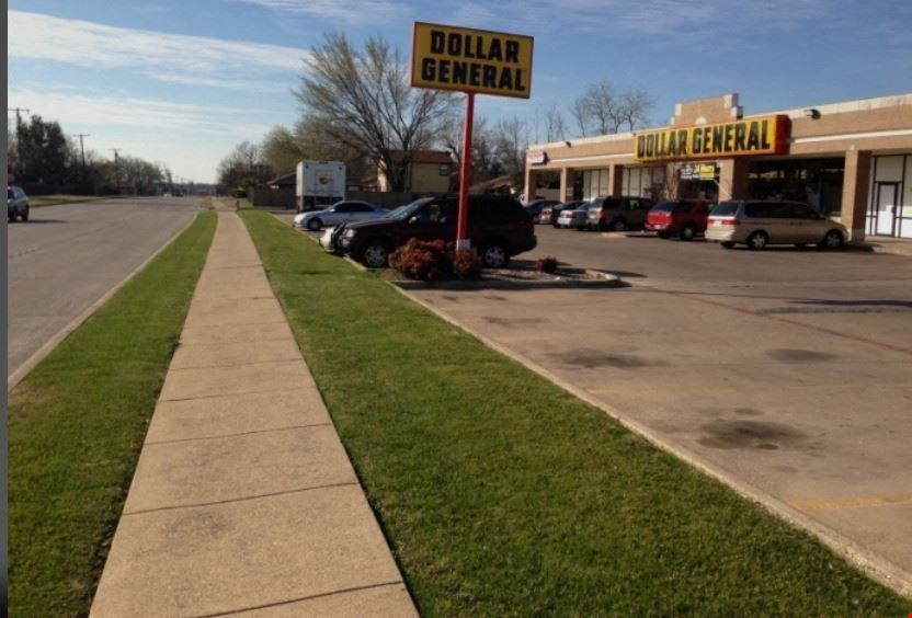 Retail/Office space along high traffic road in Mesquite 