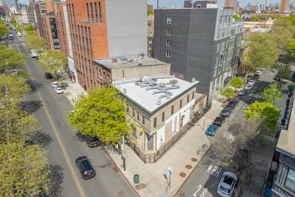 1055 Fulton St