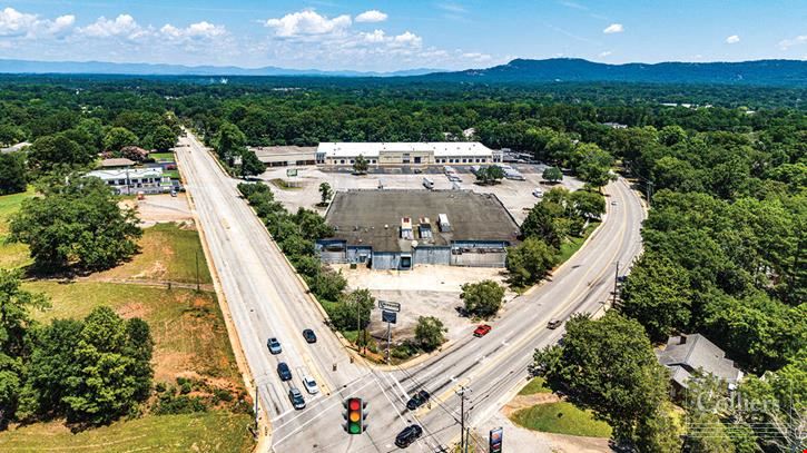 ±44,000-SF and ±25,600-SF Buildings on ±10.83 Acres at a Signalized Intersection