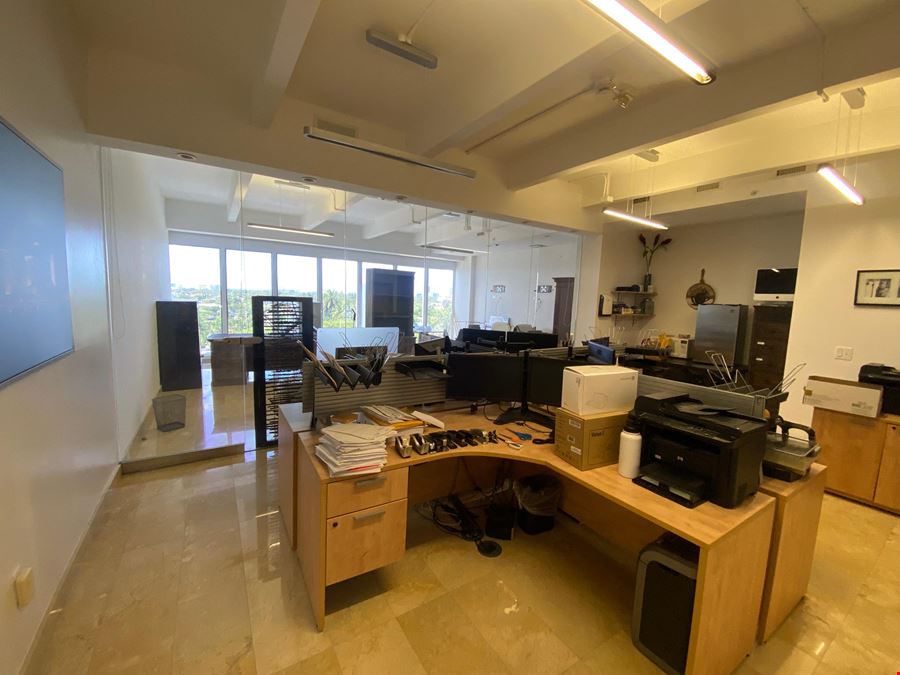 1,004 SF Modern Office Condo for Lease