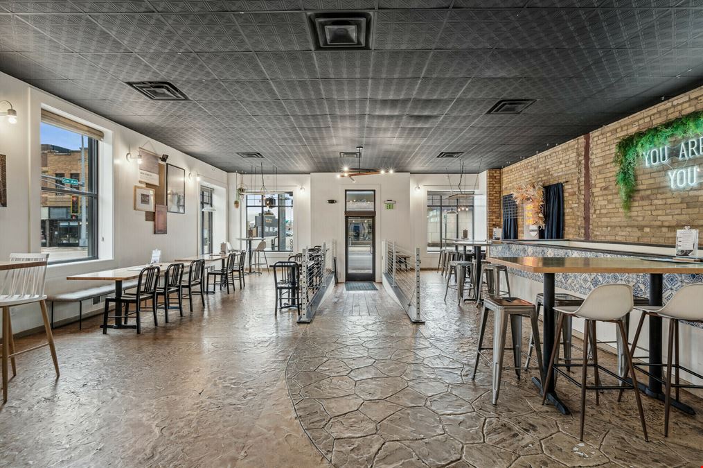 Multi-Income Building for Sale/Lease: Retail, Restaurant & Airbnb Ready!