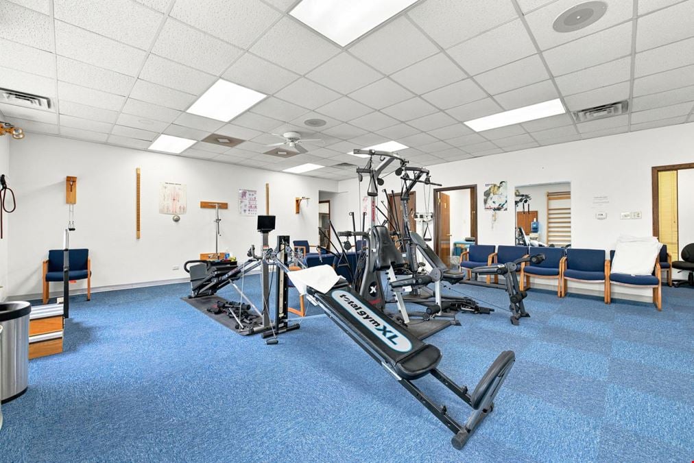 4647 W 103rd St, Unit 2B-2F, Oak Lawn, IL