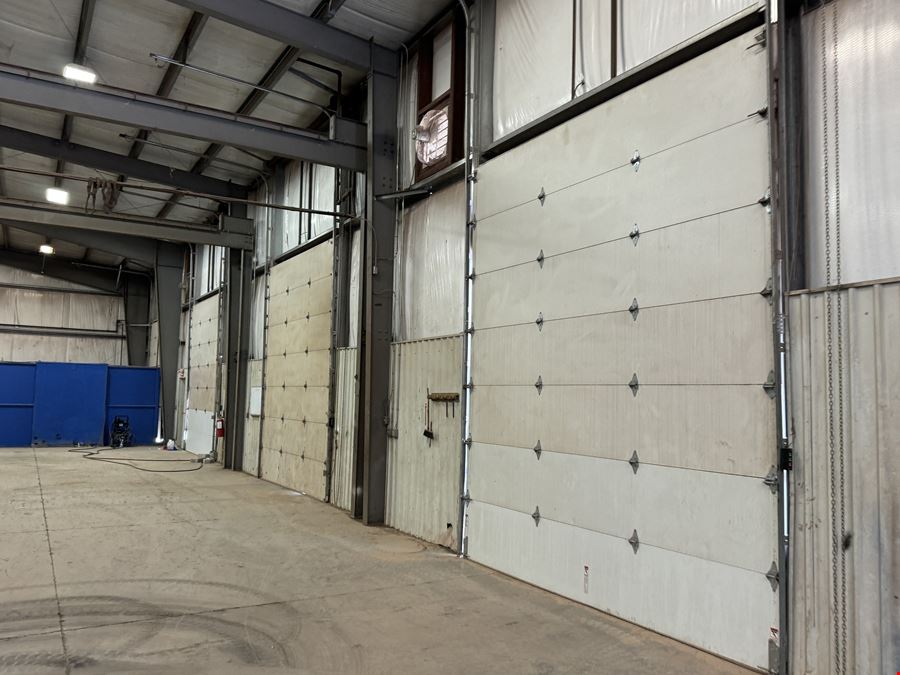 Warehouse/Office Building on ±10.91 Acres