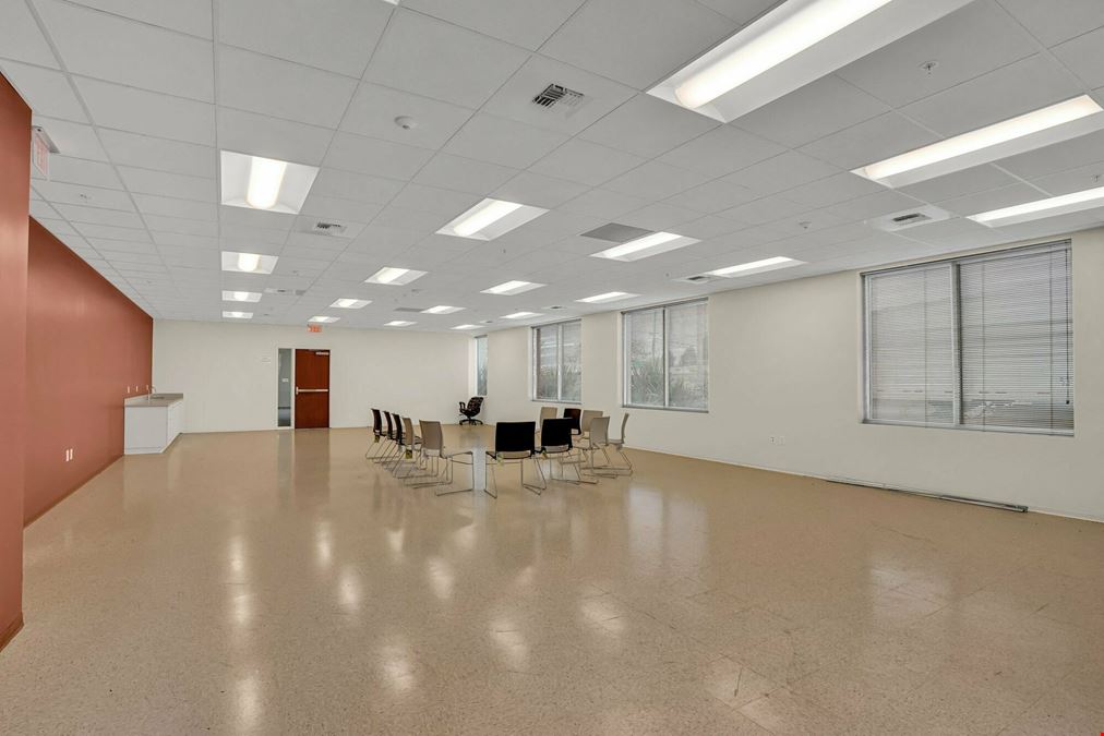 1600 Duane Ave