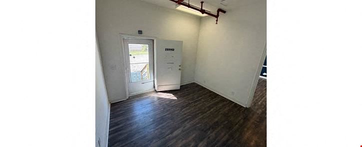 ±1,000-±4,000 SF Flex Space With Laydown Yard on The Ashley River