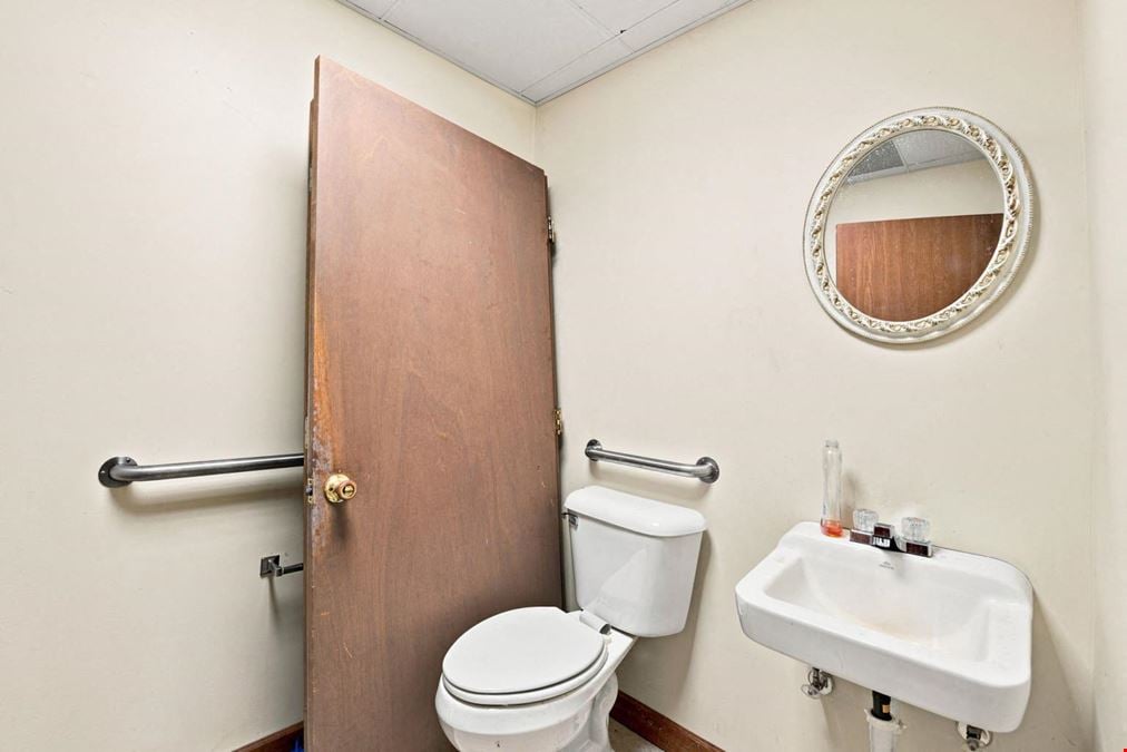 692 Theodore St, Unit D, Joliet, IL 60435