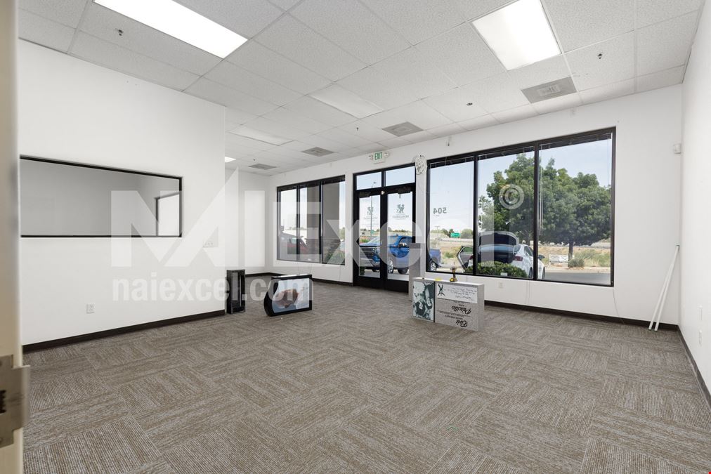 Retail- Warehouse near I-15 Available for Lease