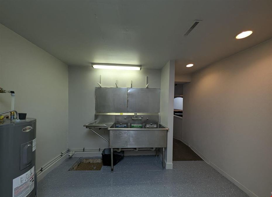 154 E Elm