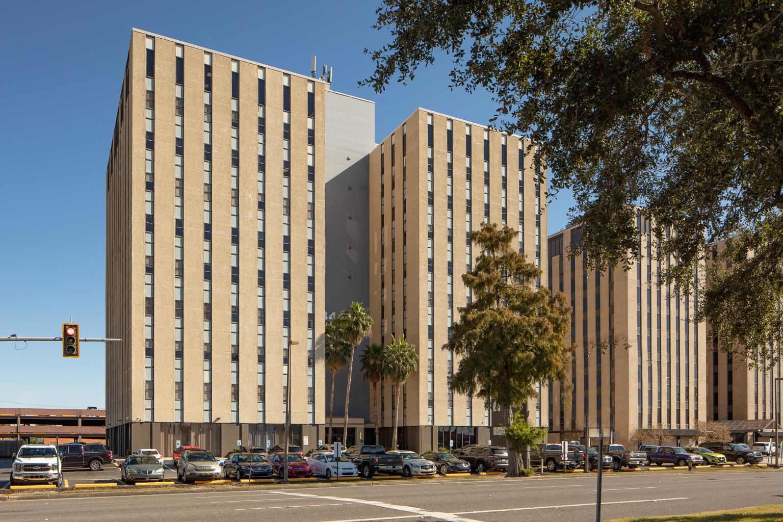 3445 N Causeway Blvd