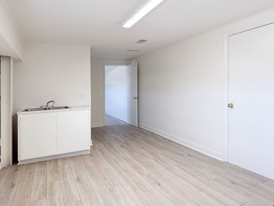 Fully Renovated Industrial Office / Warehouse Near Airline Hwy