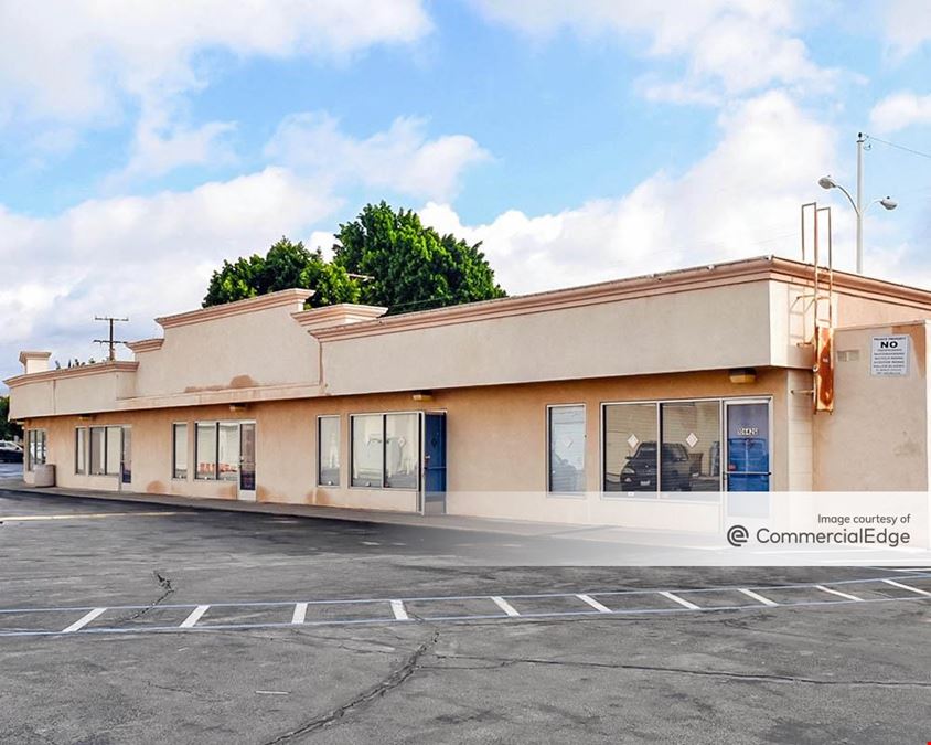 Midway Plaza Shopping Center