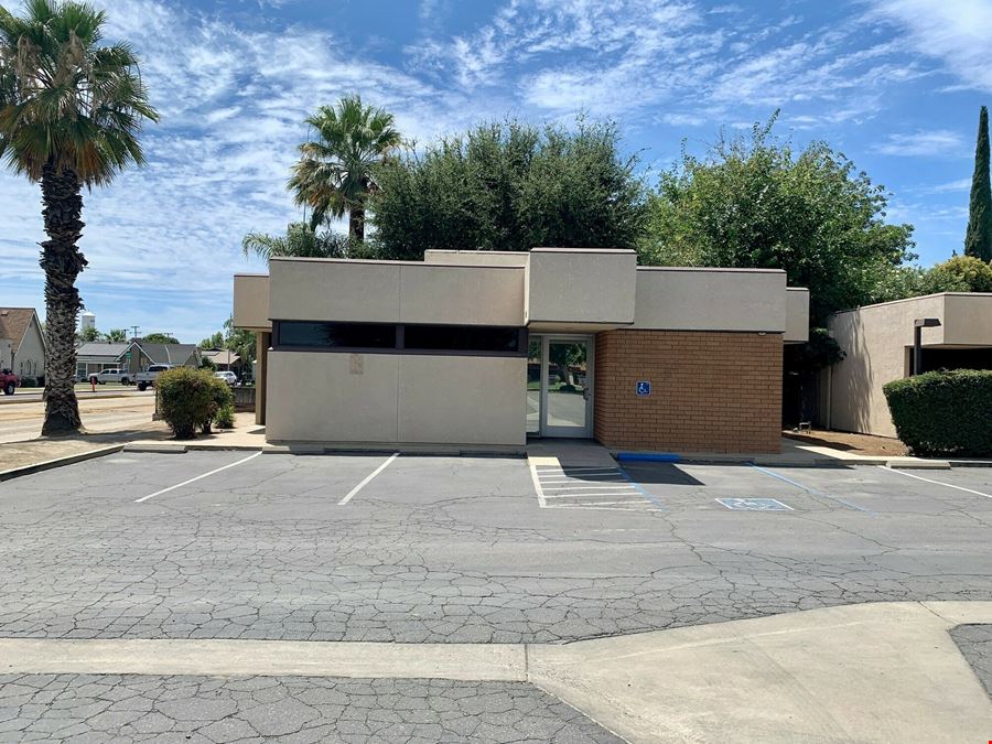 1441 East El Monte Way