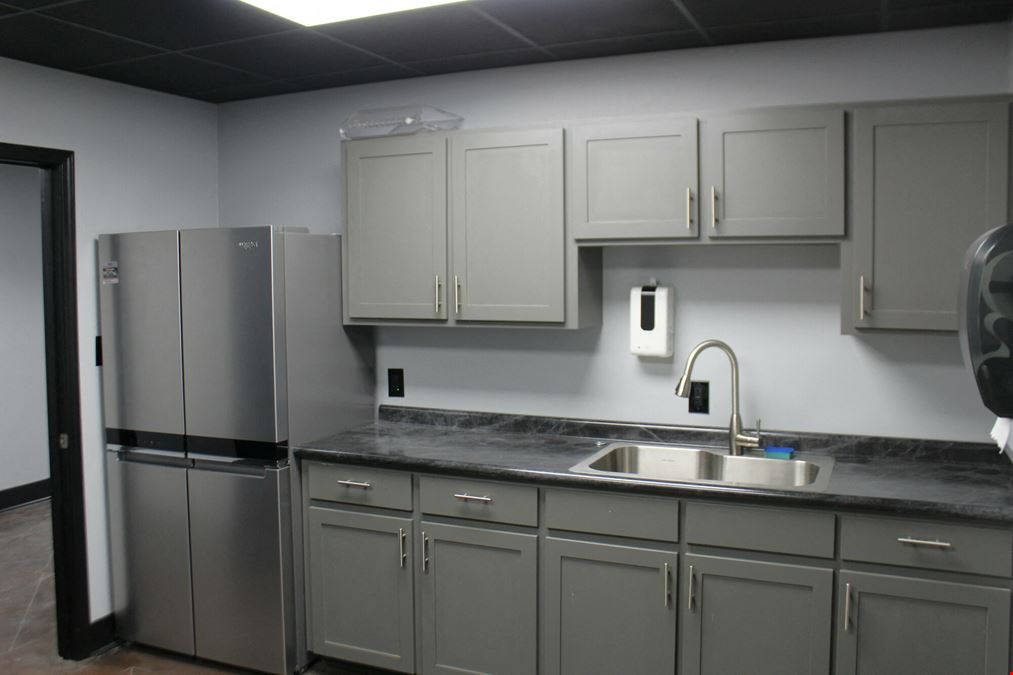 1,200 SF Industrial Flex Office Space – Prime Ridgeland Location