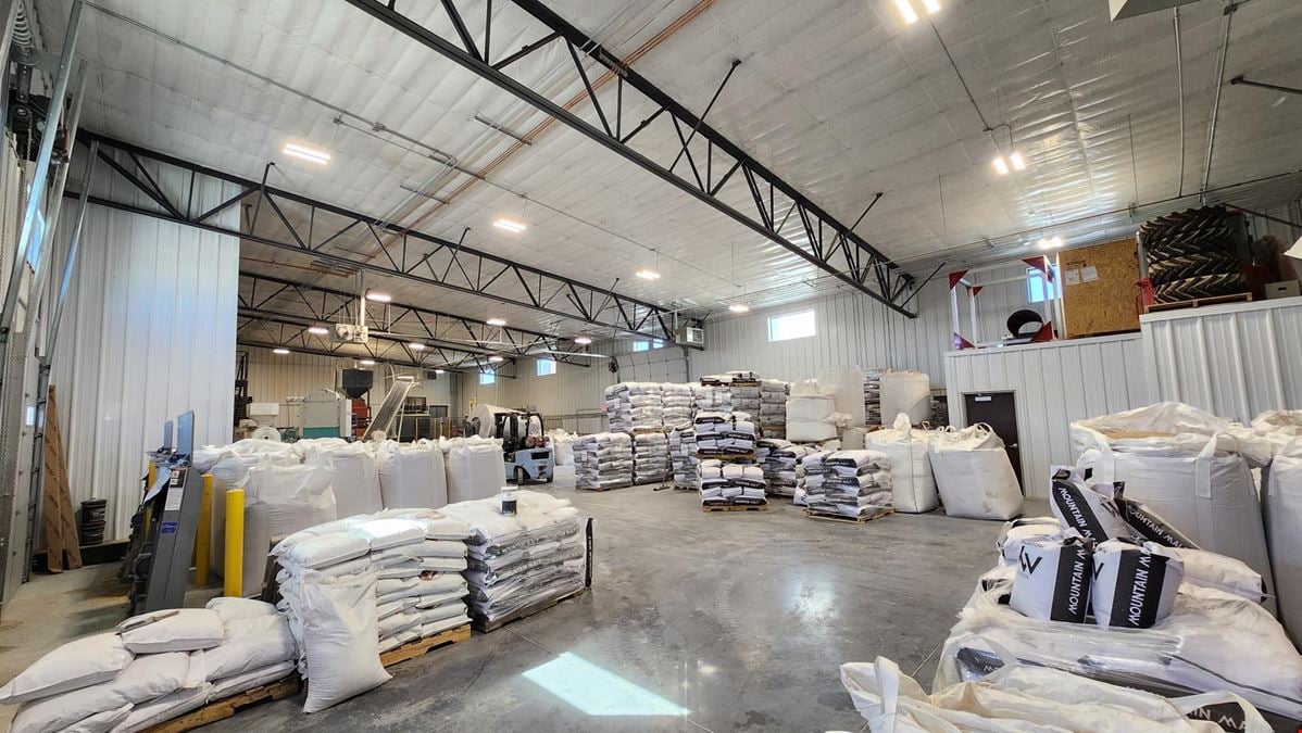 2124 E Industrial Blvd