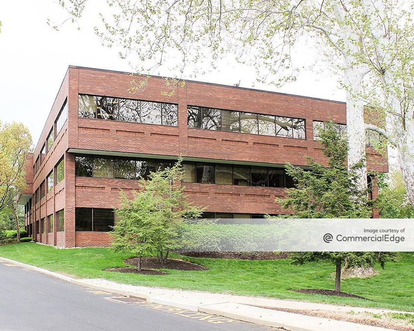 Glenhardie Corporate Center - 1275 & 1285 Drummers Lane