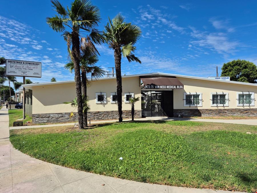 8473 S Van Ness Ave