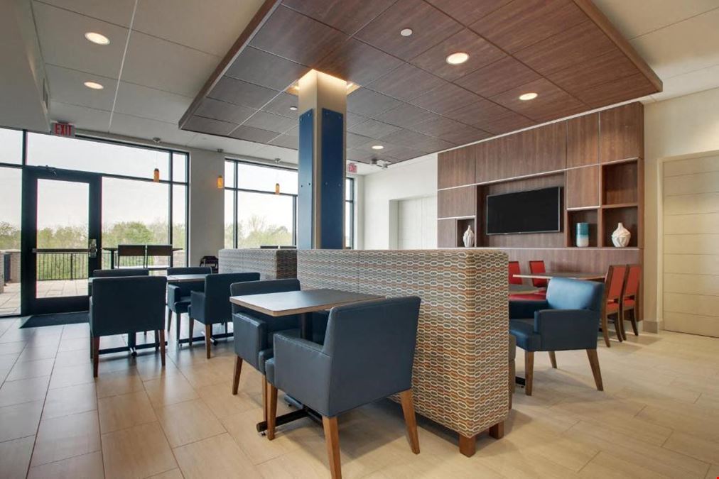 Holiday Inn Express & Suites - Elizabethtown, KY 