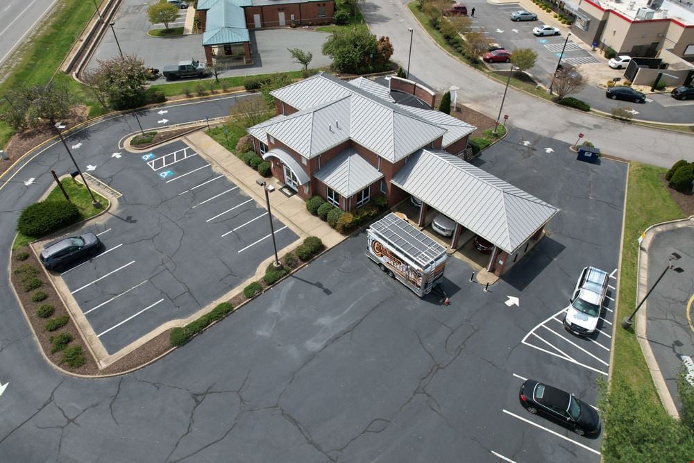 End Cap w/ Drive Thru at Lighted Corner