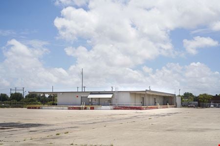Preview of Industrial space for Rent at 2510 Lipan