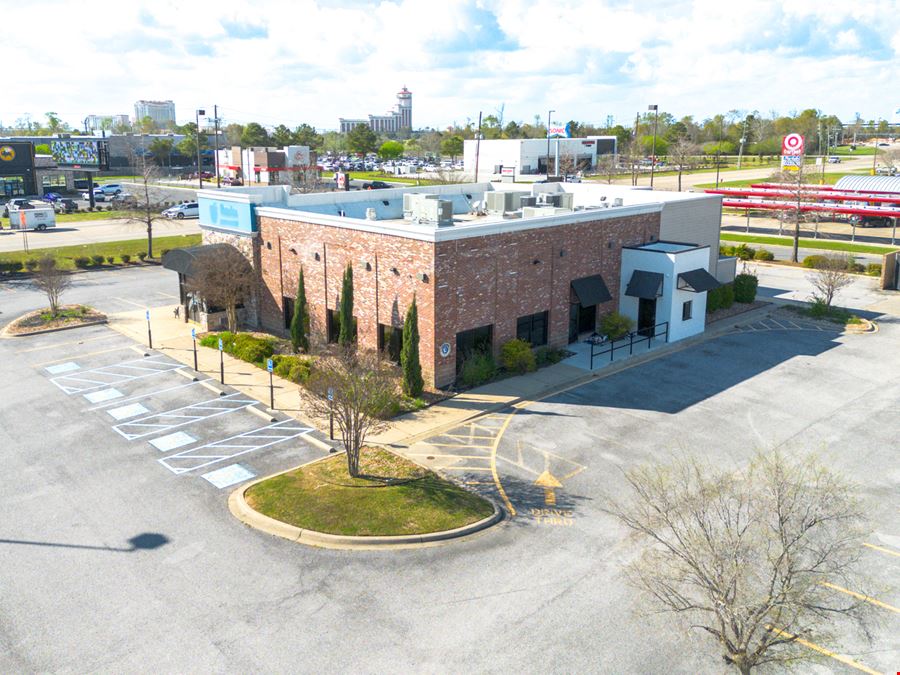 Freestanding Restaurant at Signalized Intersection off I-210 in Lake Charles