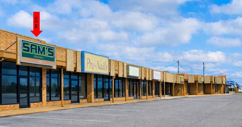 98-110 E Main St Senatobia, MS